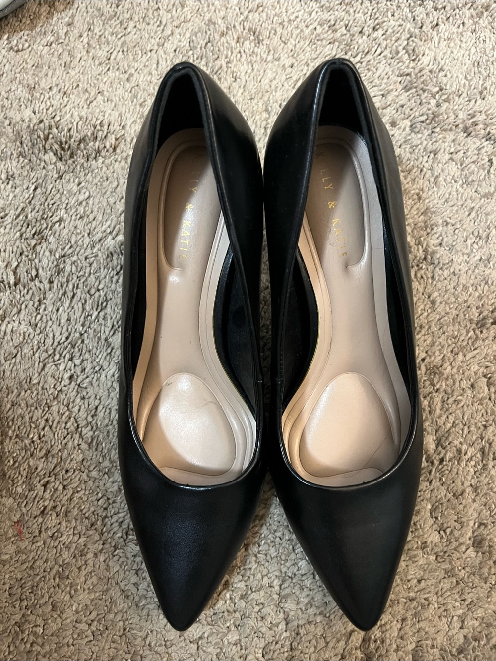 Kelly & Katie Black Pointed-Toe Mid Heel Pumps - Picture 2 of 4